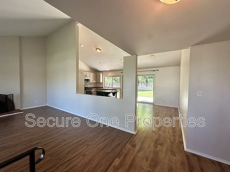 29362 Hillrise Dr — Photo 4