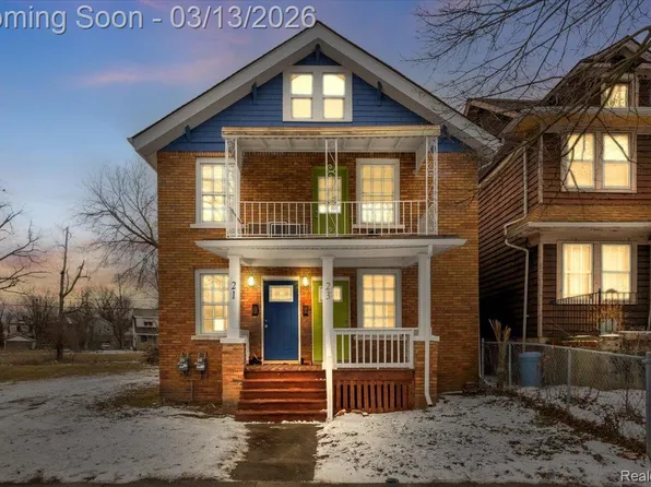 21 North St, Highland Park, MI 48203
