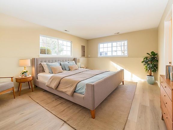 3rd image of 4325 Timber Ridge Ct