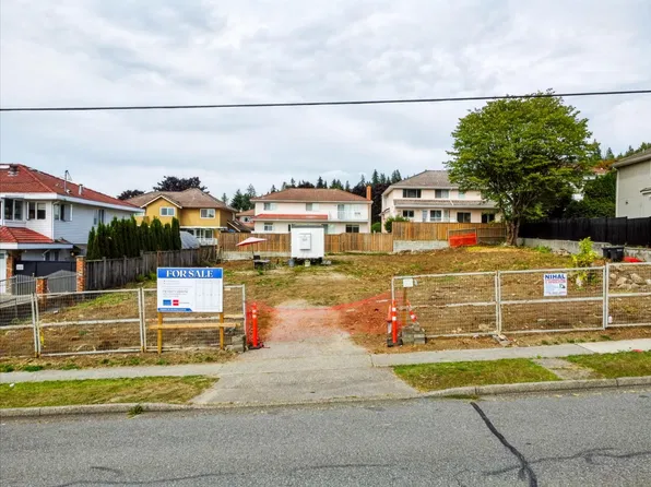 7345 Curtis St, Burnaby, BC V5A 1K4
