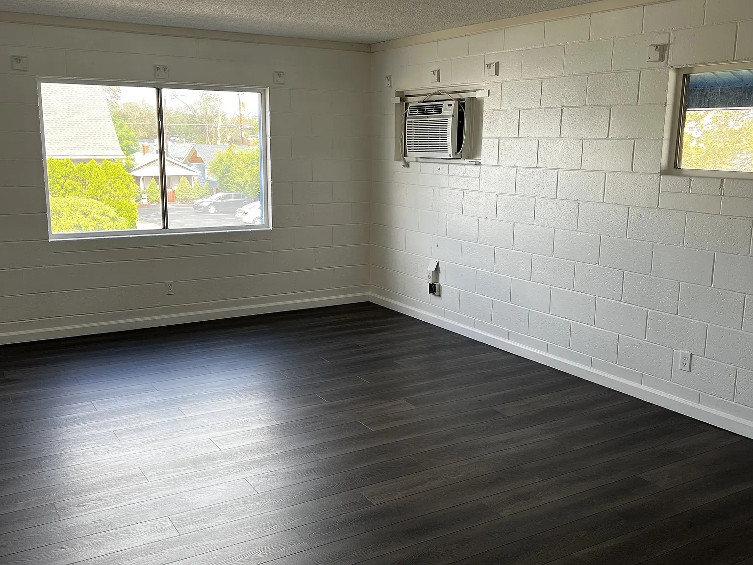 2 bed, 1.0 bath, 750 sqft, $1,600 — Photo 2