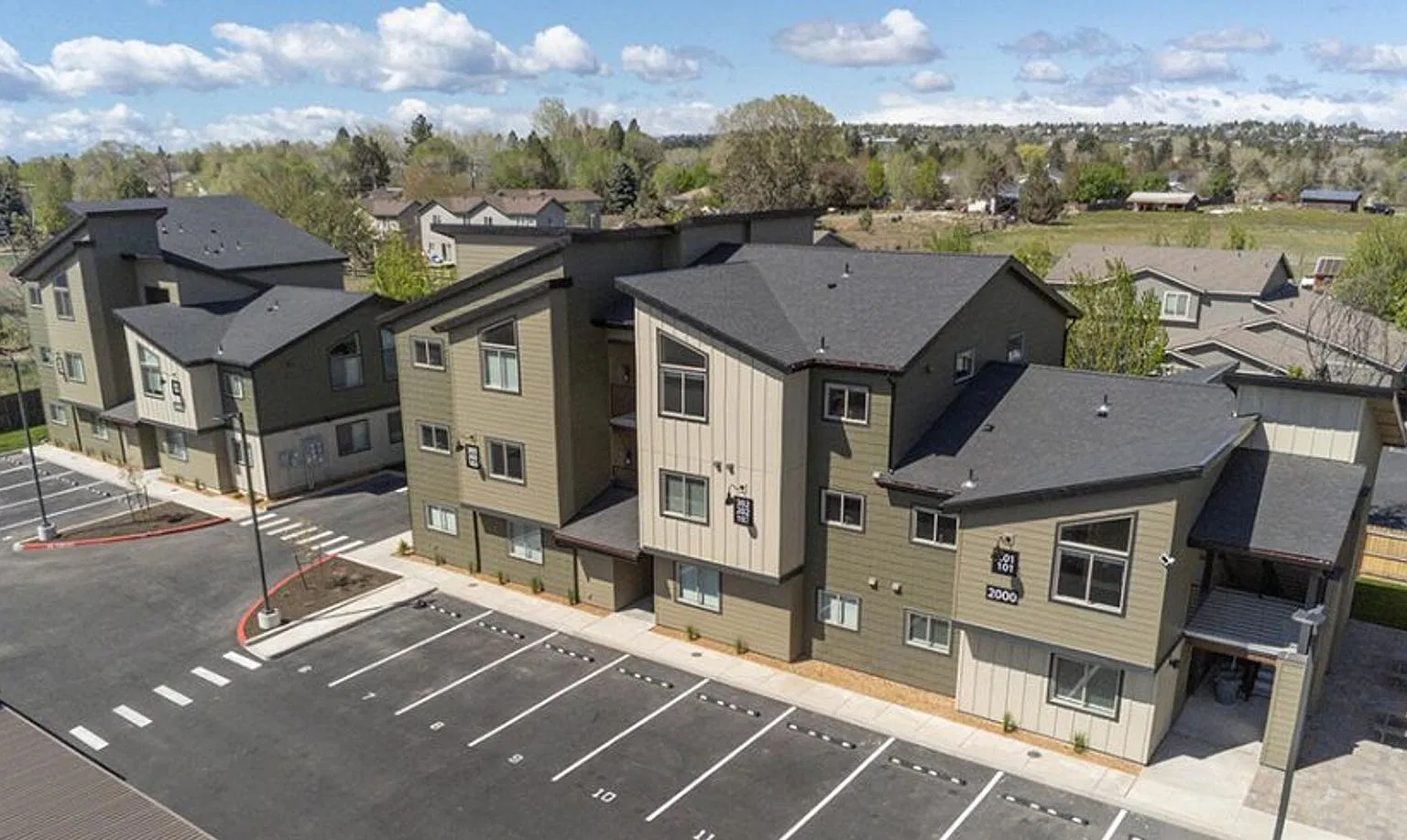 Salmon Crossing Apartments — Photo 2