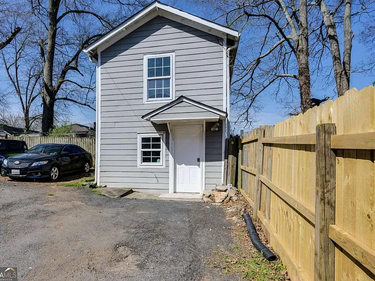 1459 Hartford Ave SW — Photo 1