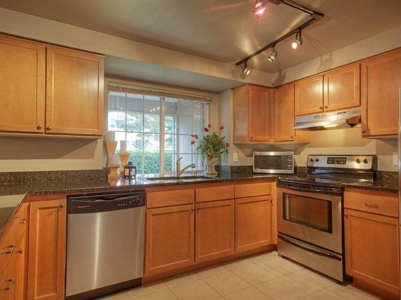 3rd image of 10009 NE 120th Ln APT B101