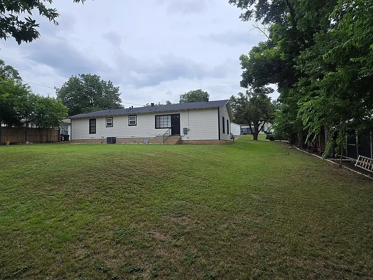 6612 Locke Ave — Photo 3