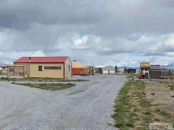 5594 W Fish Hatchery Rd, Mackay, ID 83251