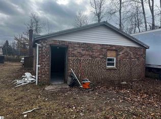 5740 Lyle Rd, Beaverton, MI 48612