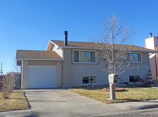 4409 Everton Dr, Cheyenne, WY 82009