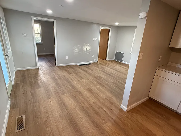 517 S Wheatland Ave — Photo 9