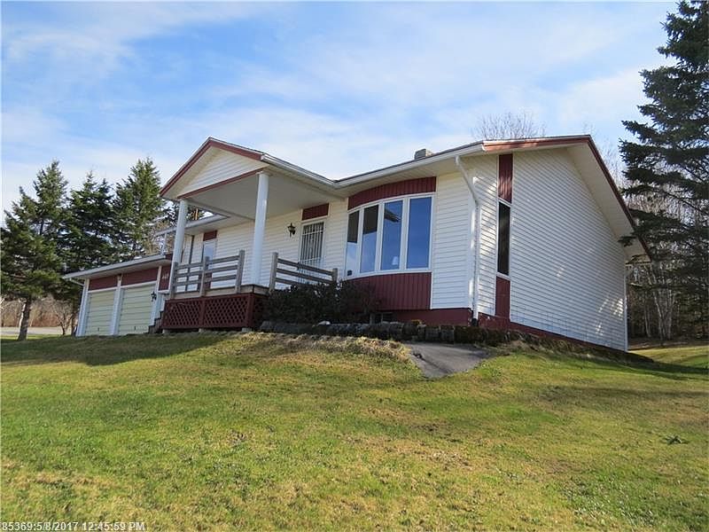 449 Summer St, Madawaska, ME 04756 Zillow