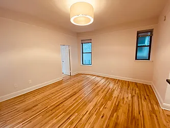 Rented by Metropolis Real Estate of Manhattan