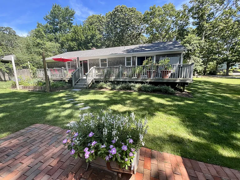 16 Beechwood Dr — Photo 15