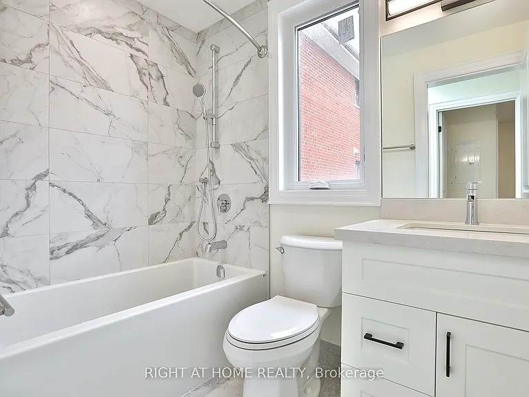 39 15th St #4 — Photo 16
