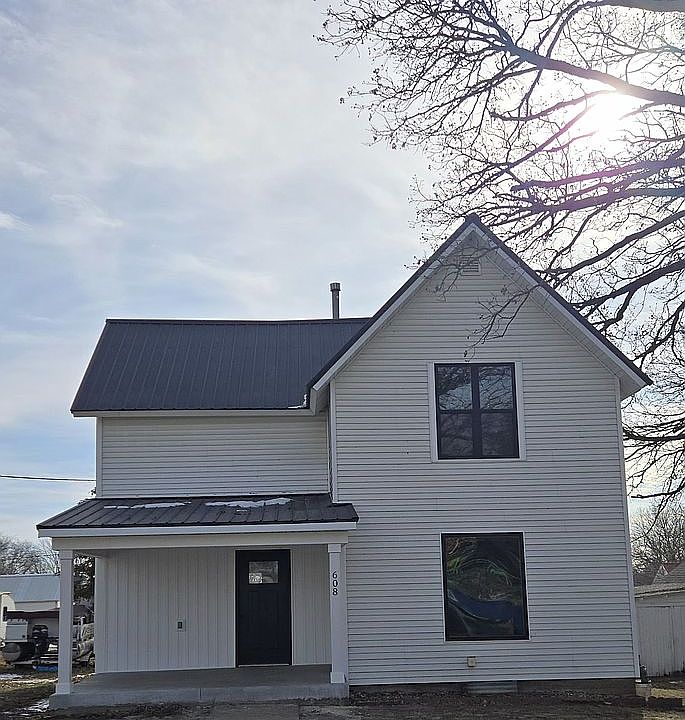 1st image of 608 W Delaware St