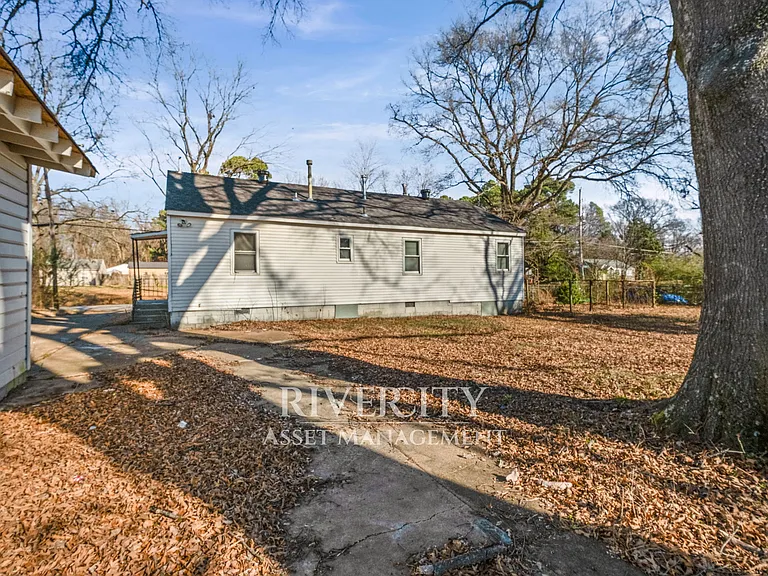2019 Driftwood Ave — Photo 30