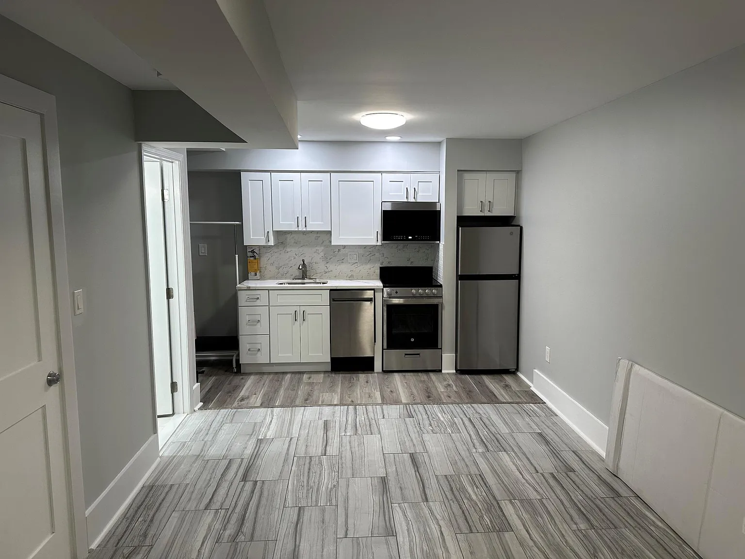 891 13th St NE — Photo 3