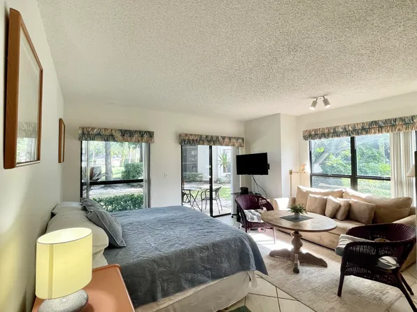 11863 Wimbledon Cir APT 447, Wellington, FL 33414