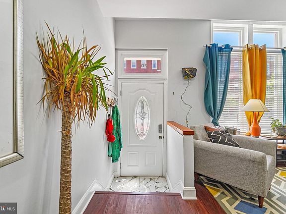 3rd image of 202 E Lafayette Ave