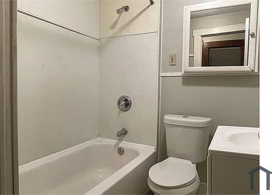 5th image of 14202 Sylvia Ave #2
