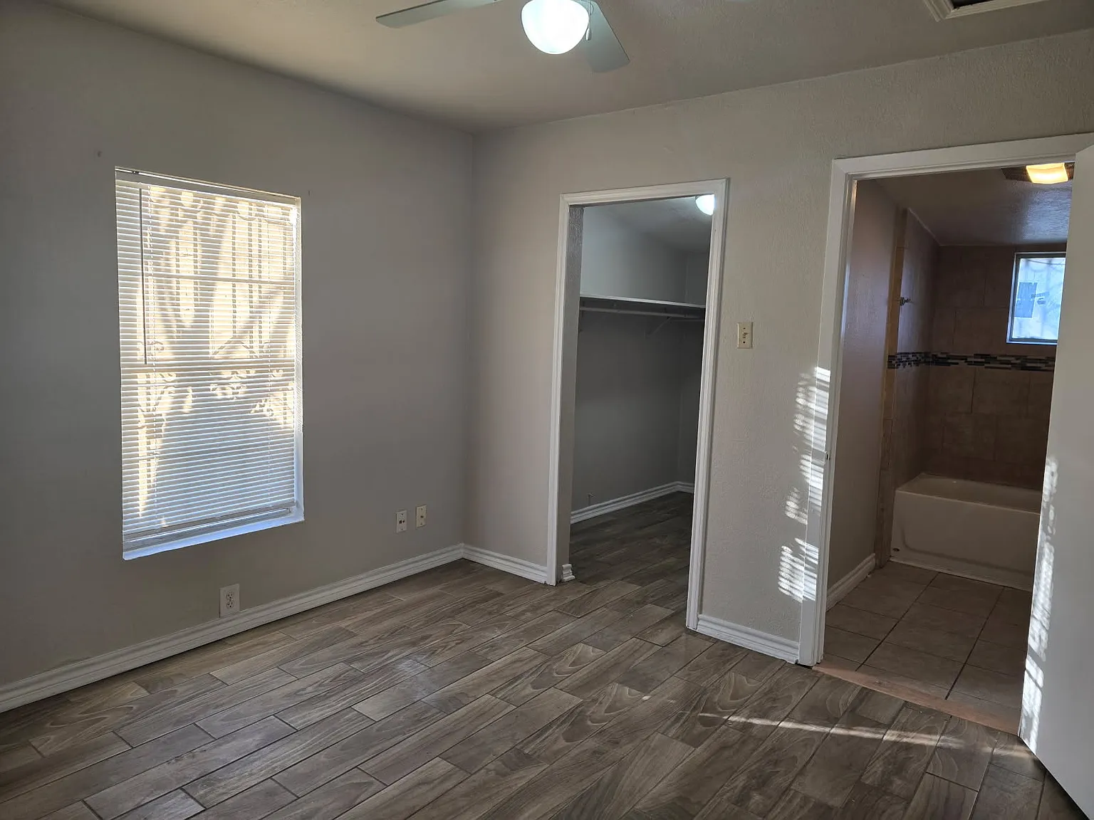 2933 Ruiz St — Photo 3
