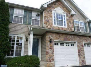 305 Village Dr, Schwenksville, PA 19473