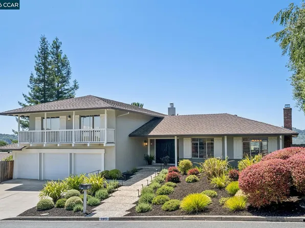 101 Warfield Dr, Moraga, CA 94556
