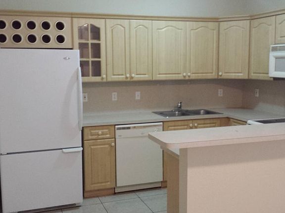 4th image of 7512 NW 177th Ter #7512