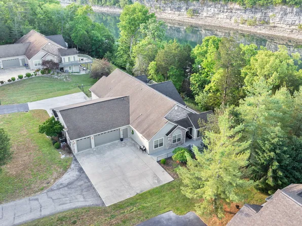 512 W Canterbury Dr, Bronston, KY 42518