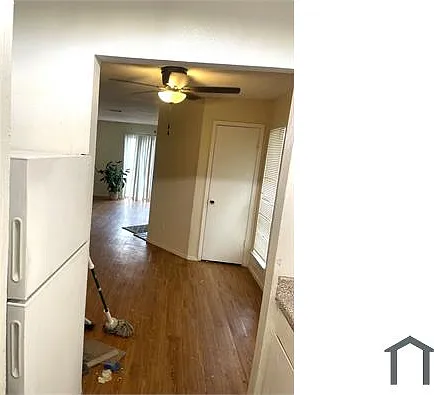 1902 W Loop #A — Photo 3