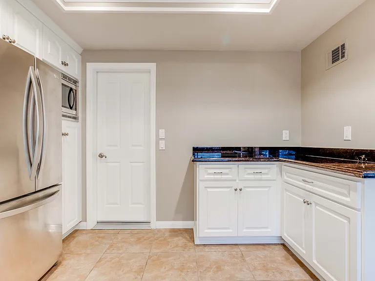 1062 Marina Dr — Photo 10
