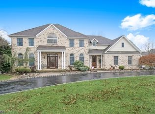 9 Wheatfield Rd, Flemington, NJ 08822