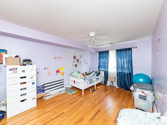 3rd image of 1629 W Sherwin Ave #201F