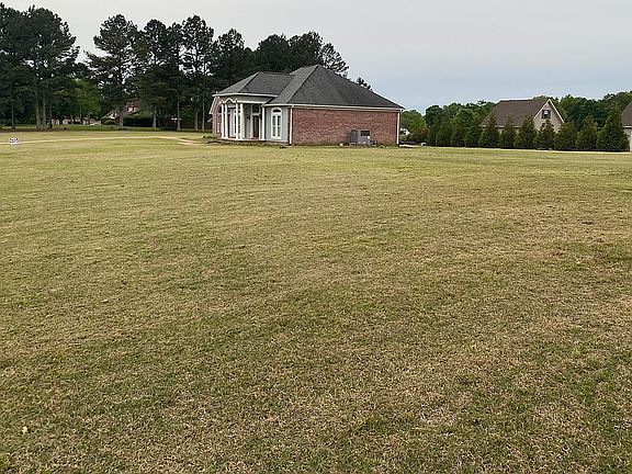 5th image of 1405 Pine Lake Dr