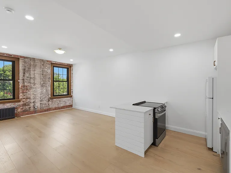 207 Main St #3 — Photo 12