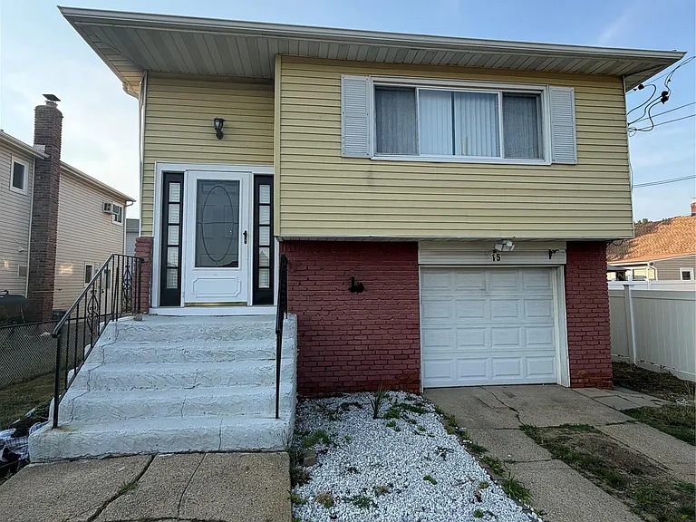 15 Major Rd #UPPER — Photo 1