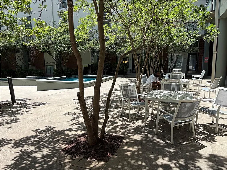 620 Glen Iris Dr NE #207 — Photo 2