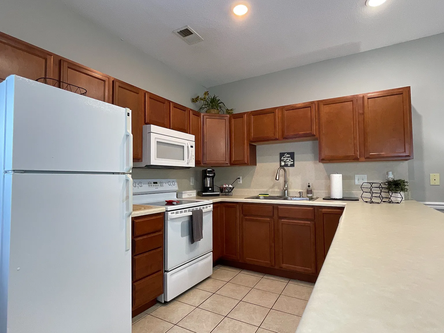 2 bed, $2,500 — Photo 2