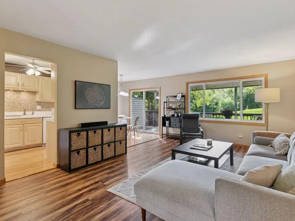 146 River Woods Ln, Burnsville, MN 55337