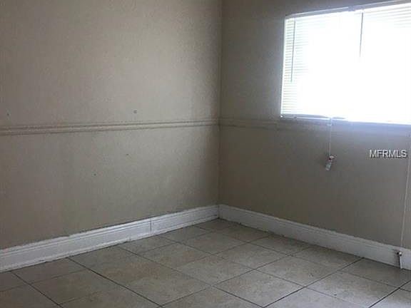 4th image of 1647 Tench Ct