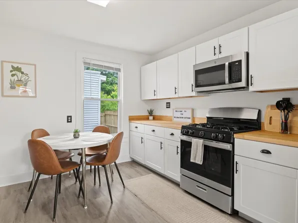 123 W Circular St #1, Saratoga Springs, NY 12866
