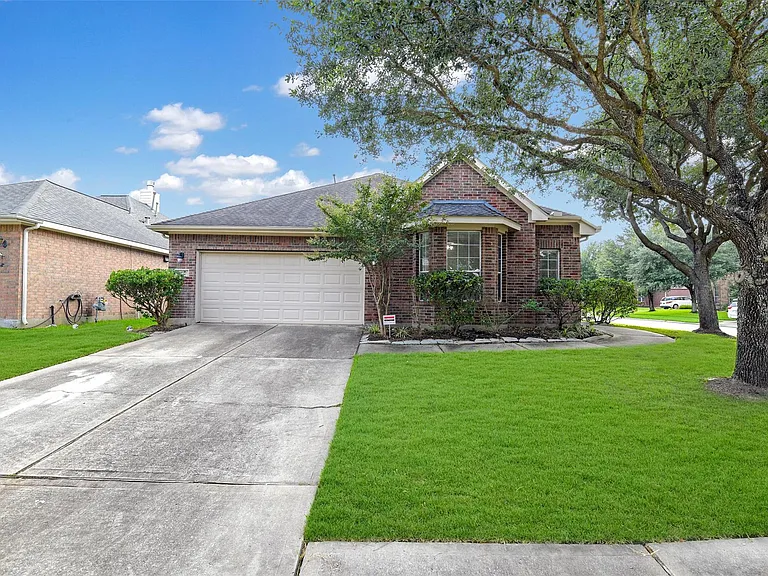 19227 Countryhills Ct — Photo 3