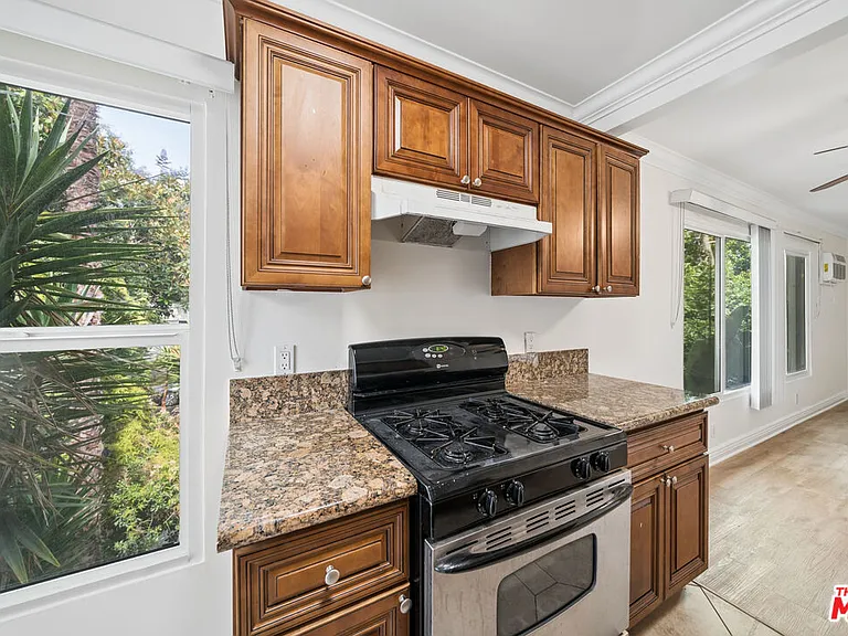 1215 N Hayworth Ave #203 — Photo 6