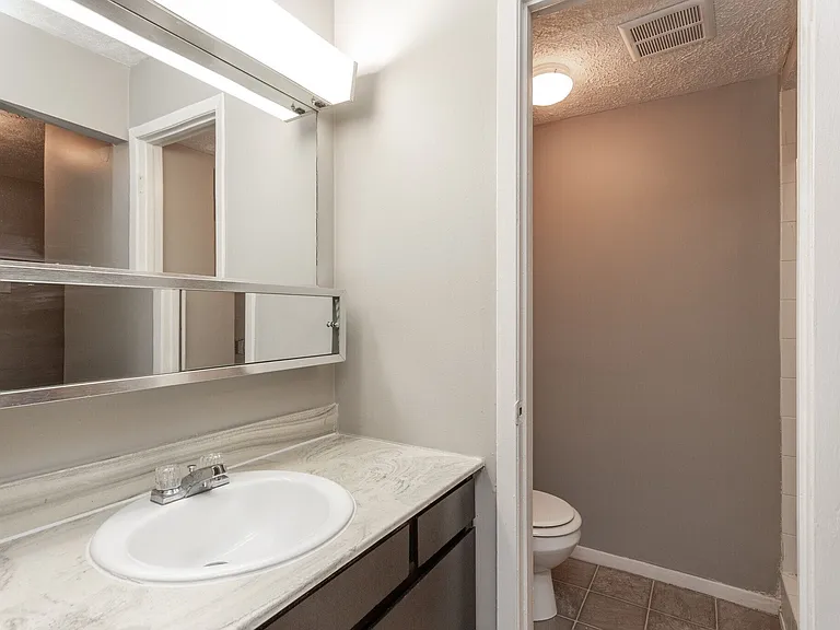 New Towne West Apartments — Photo 15