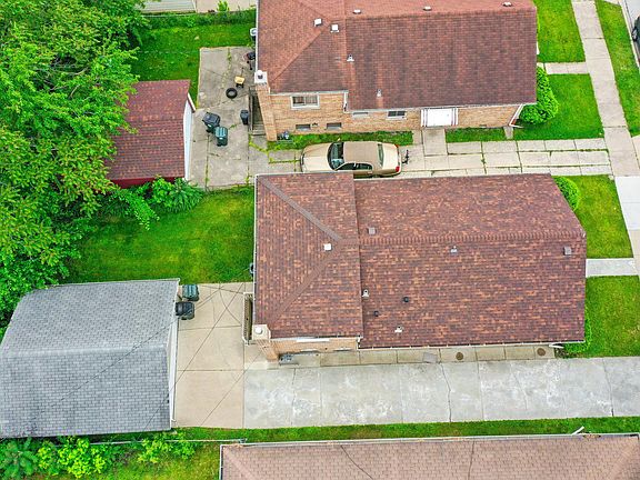 3rd image of 227 Zuelke Dr