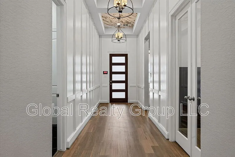 4 bed, 3.0 bath, 2188 sqft, $2,350 — Photo 4