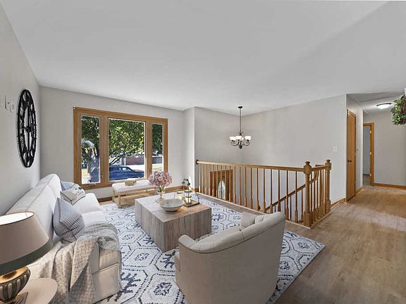4th image of 760 Strawberry Ct