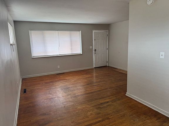 4th image of 4294 Chandler Dr