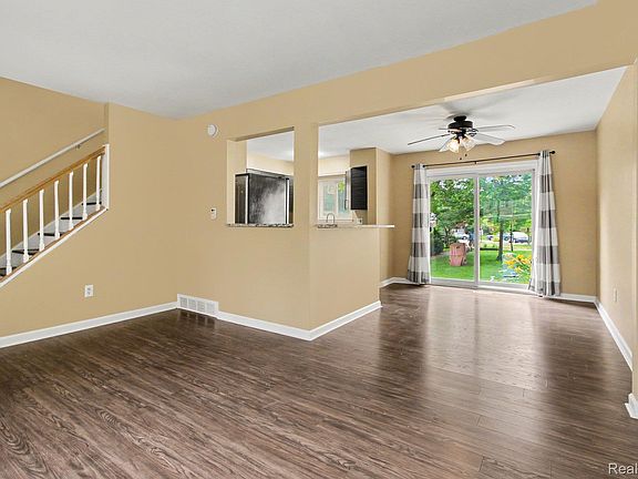 4th image of 3023 Wolverine Dr