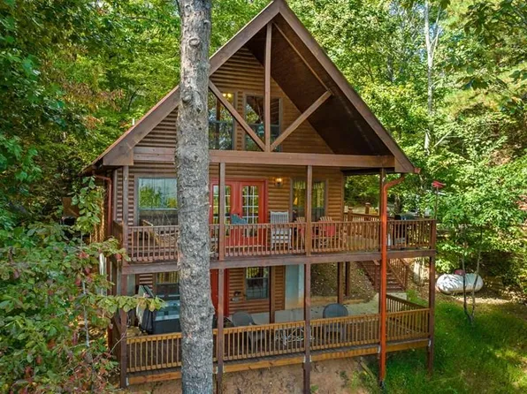 293 Broken Arrow Path, Blue Ridge, GA 30513