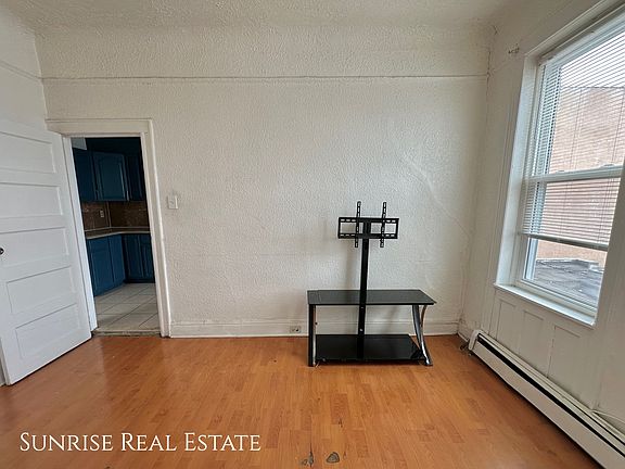 3rd image of 74-16 Rockaway Blvd #2R